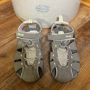 Teva 4173 tan gray and cream walking/hiking water  sandal shoe size 9